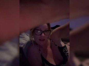 ScarlettRedRose webcam model stream image