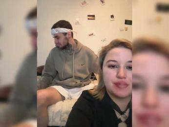 Foxirox webcam model stream image