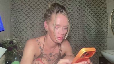 Vinique99 webcam model stream image