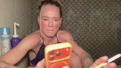 Vinique99 webcam model stream image
