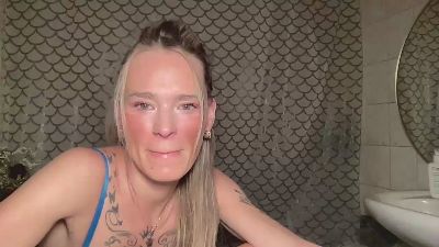 Vinique99 webcam model stream image