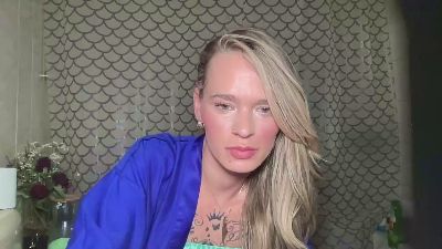Vinique99 webcam model stream image