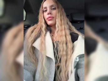 ALVUWKA webcam bongacams model stream image