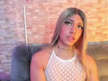 dreams_chloe webcam model stream image