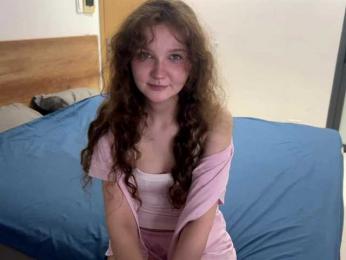 ElaWish webcam bongacams model stream image