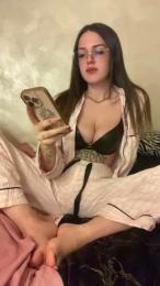 GoddessAde webcam model stream image