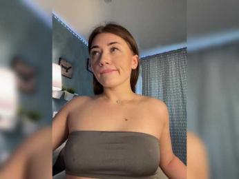 juicy-peachh webcam bongacams model stream image