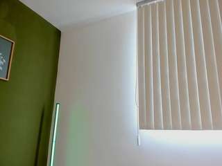 karlyee webcam camsoda model stream image