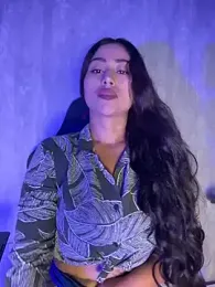 Valentinne_z webcam stripchat model stream image