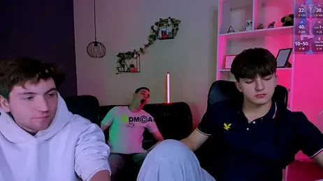 travis_wolf_ webcam model stream image