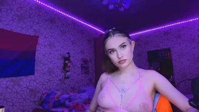 VictoriaTomey webcam model stream image