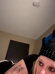 KITTYBOOBOOFUXX webcam model stream image