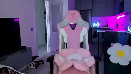 wow_lovie webcam model stream image