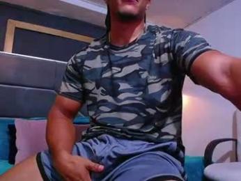 adam_fit19cm webcam model stream image