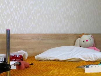 Adelina-Cowell webcam model stream image