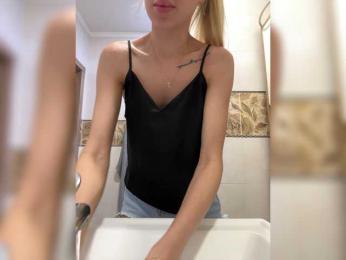 Alina-13-1 webcam model stream image