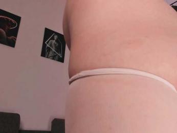 LaraGrin webcam model stream image