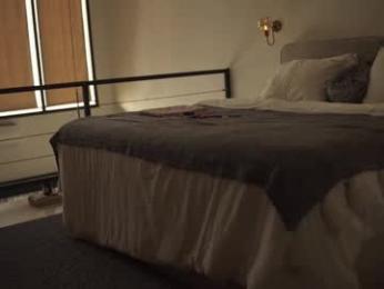 mileeena webcam model stream image