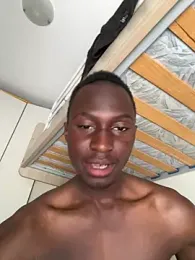 Madux12 webcam model stream image