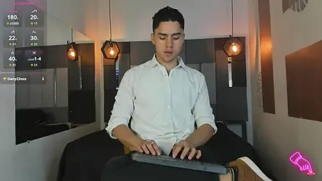 LiamNovak webcam model stream image