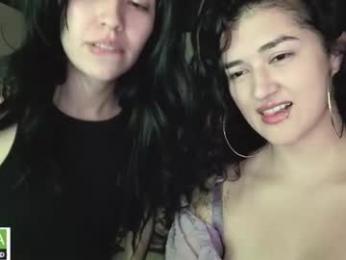 two_pearls webcam model stream image