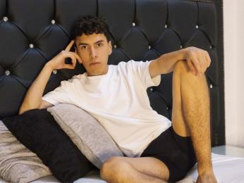 MaxLeons webcam livejasmin model stream image