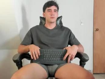 leo_jones389 webcam model stream image