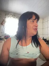 larysinha webcam model stream image