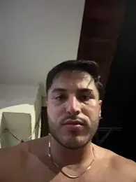 noahstevenss webcam model stream image