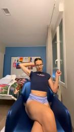 Dollya webcam model stream image