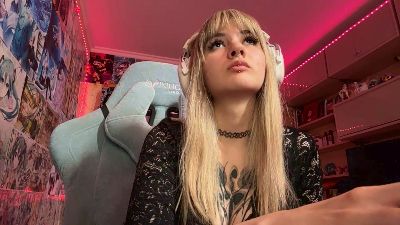 FayeMeierhofer webcam model stream image