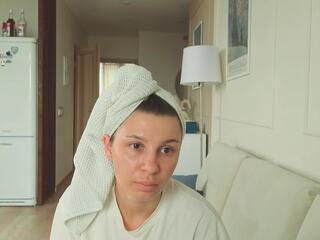 Kristine Esme webcam model stream image