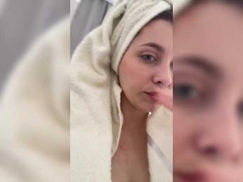 HoneyCherry bongacams stream image