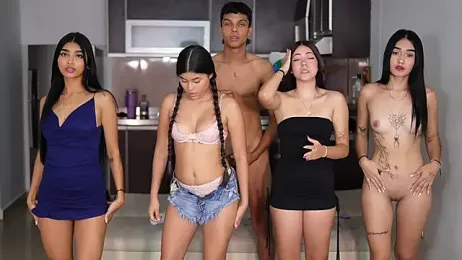 Petiteess stripchat stream image