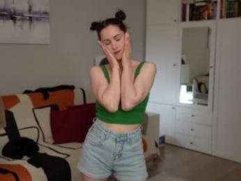_blackbee_ chaturbate stream image, 27.05.2025 10:30