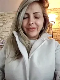 _Abril-Office1 stripchat stream image, 30.05.2025 19:30