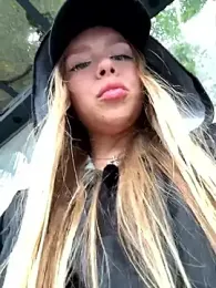 Liza_risky stripchat stream image, 05.06.2025 07:30