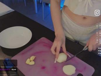 fymryn bongacams stream image