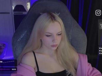 fymryn bongacams stream image