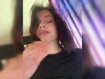 StrawberryGirl bongacams stream image