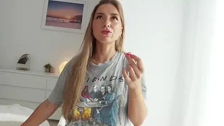 StracciaStella- stripchat stream image, 19.06.2025 13:40