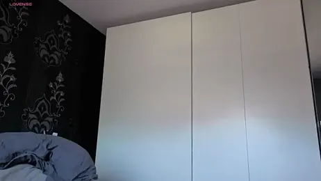 NaomiAndFriends stripchat stream image