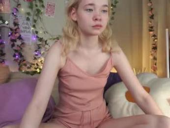 caramelangels chaturbate stream image, 09.07.2025 05:30