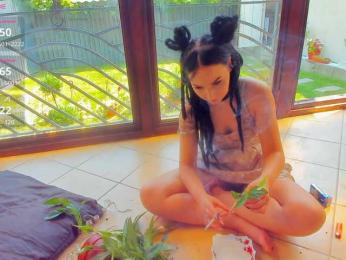 Moona-One bongacams stream image, 15.07.2025 08:00