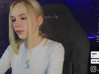 fymryn bongacams stream image