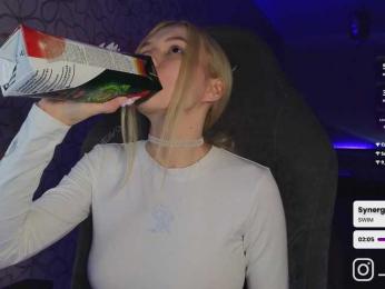 fymryn bongacams stream image