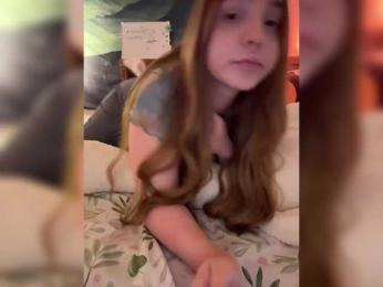 LittleDelora bongacams stream image