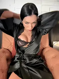 LunahMiller stripchat stream image