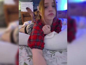 LittleDelora bongacams stream image