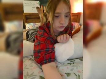 LittleDelora bongacams stream image